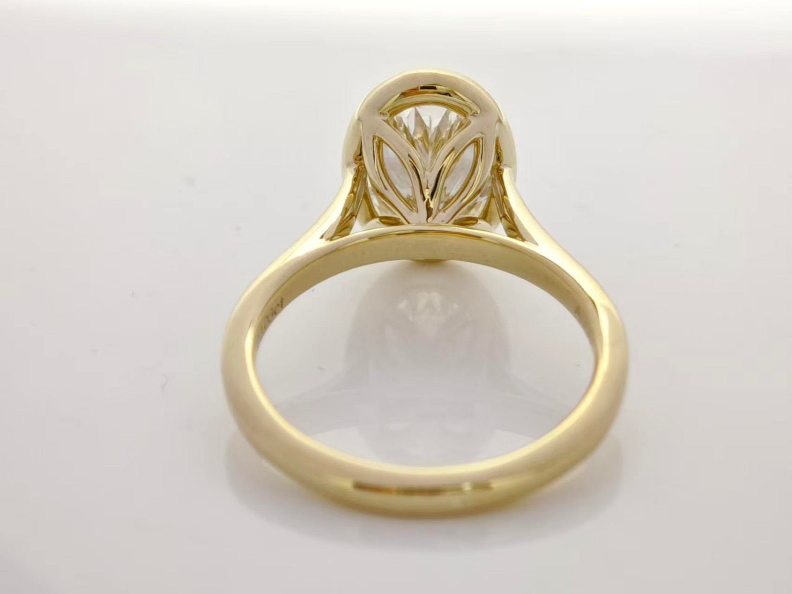 Oval Bezel Set  Tulip Basket