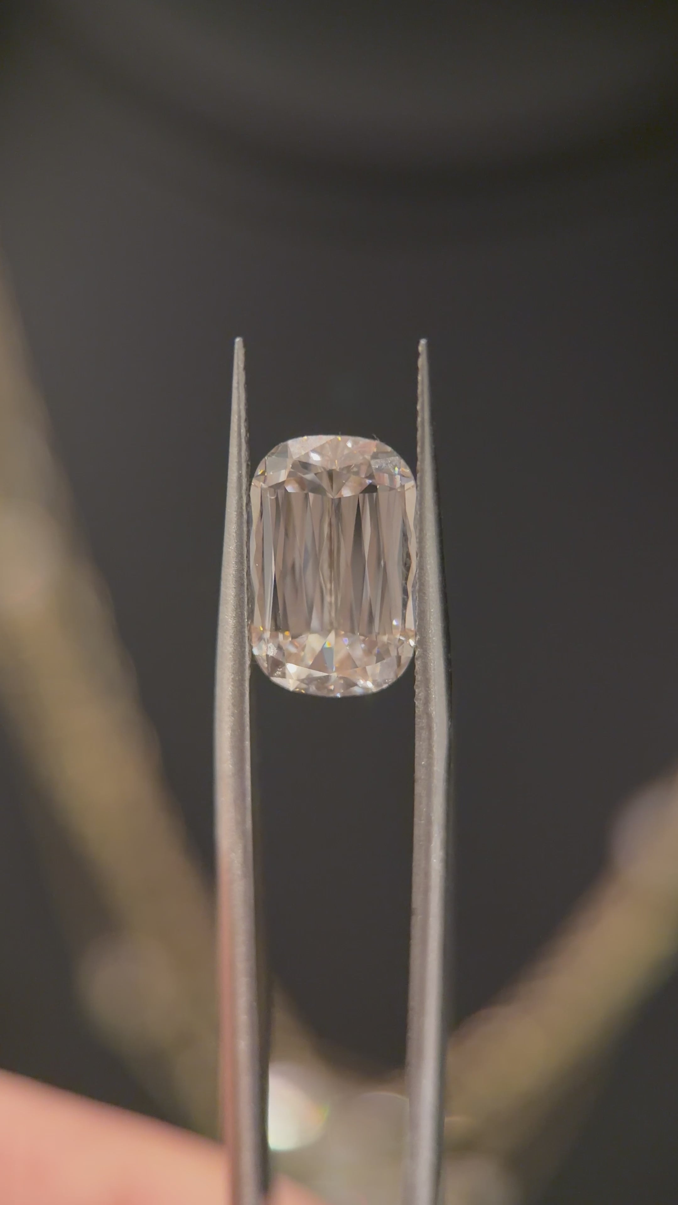 4.24ctw Cushion Modified L Color VVS2 certified Labgrown Diamond